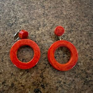 Vintage Bakelite gorgeous Orange hoop earrings with clip back! EUC.